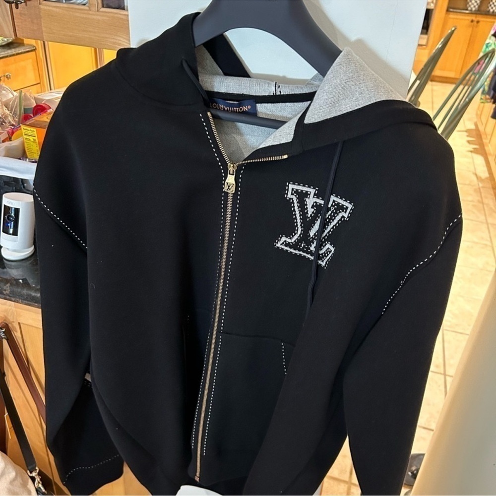 Men’s Louis Vuitton graphic intarsia zip front hoodie four XL limited edition